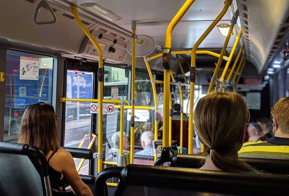 is it worth taking the hop on hop off bus in sydney