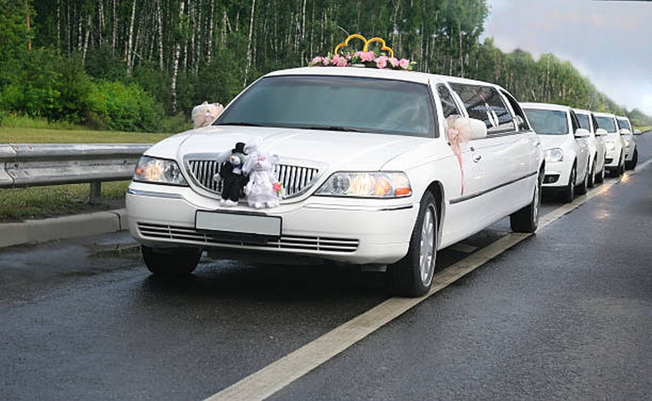limousine can make your wedding unforgettable