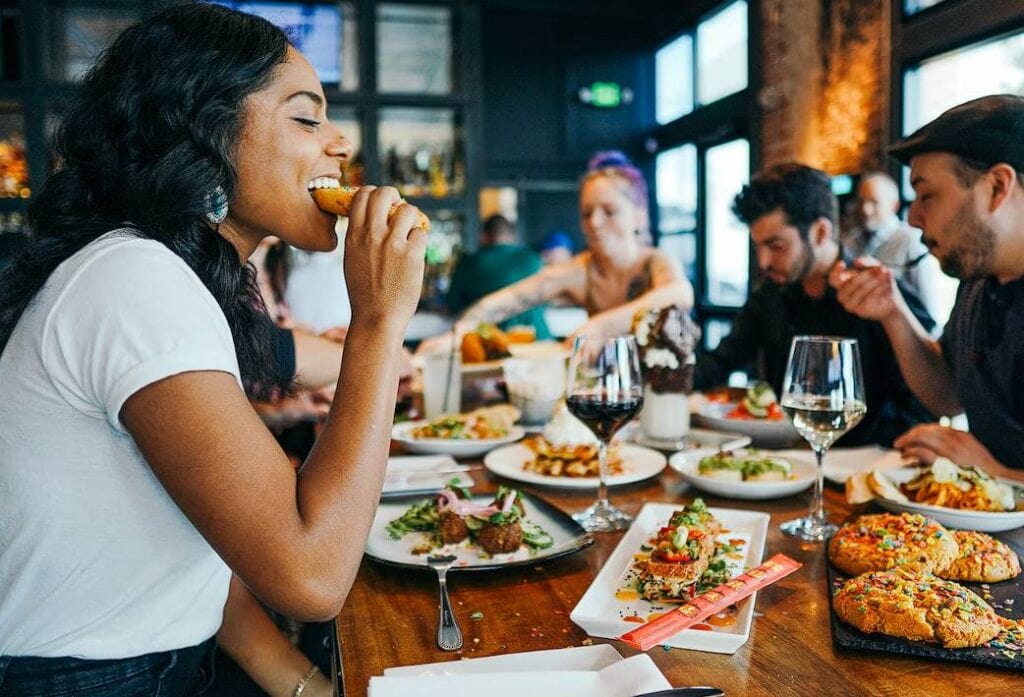 what are the best restaurants with live music in sydney